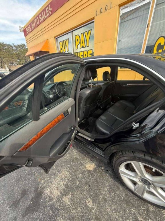 2011 Mercedes-Benz C-Class Image 11