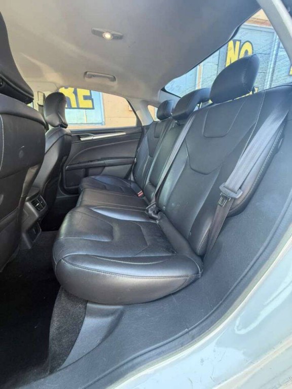 2015 Ford Fusion Image 12