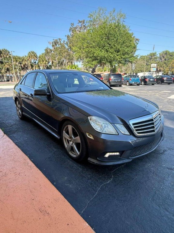 2011 Mercedes-Benz E-Class Image 2
