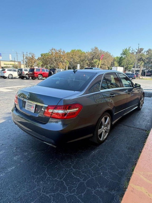2011 Mercedes-Benz E-Class Image 3