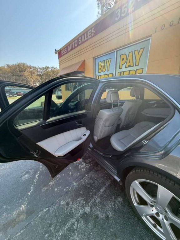 2011 Mercedes-Benz E-Class Image 8