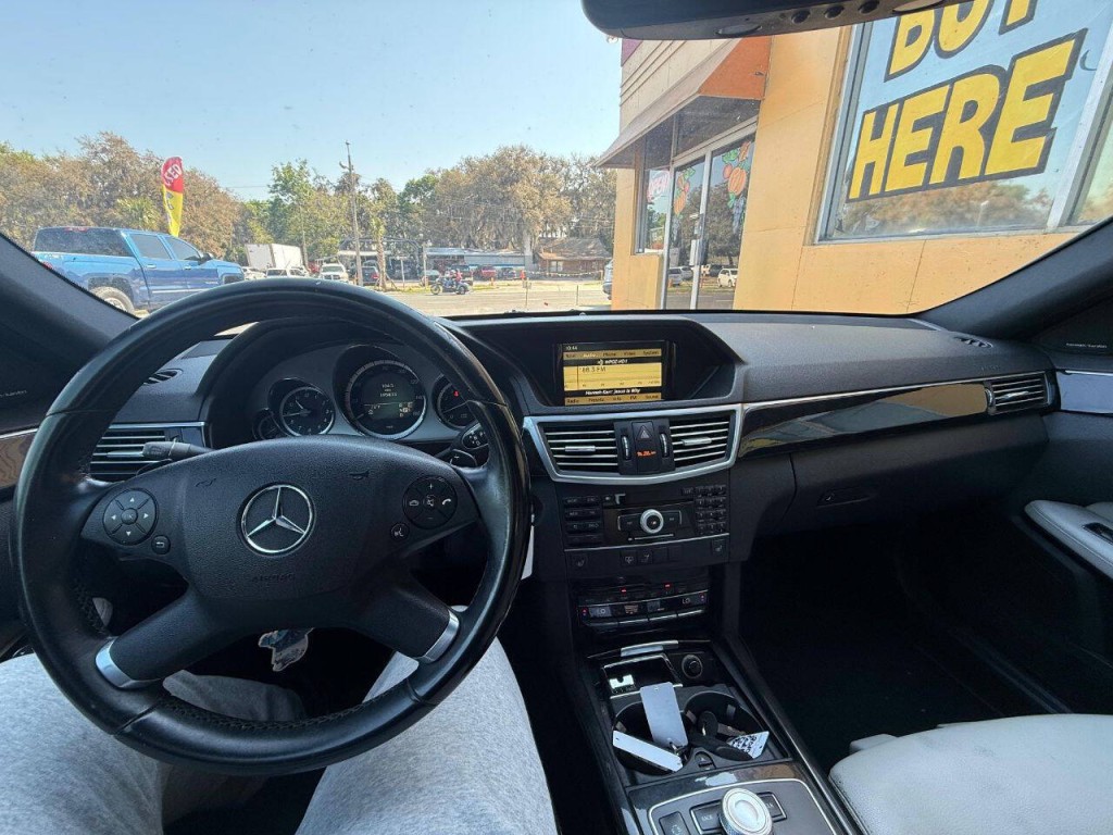 2011 Mercedes-Benz E-Class Image 11
