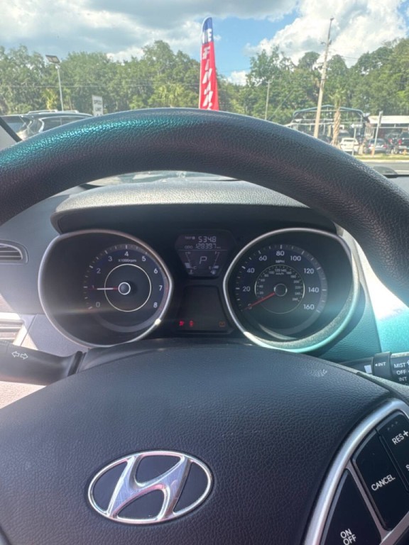 2011 Hyundai Elantra Image 11