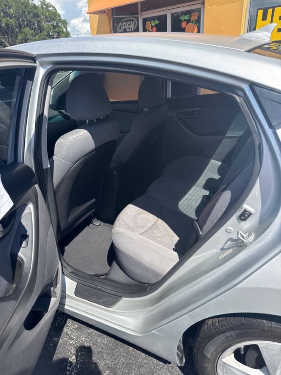 2011 Hyundai Elantra Image 13