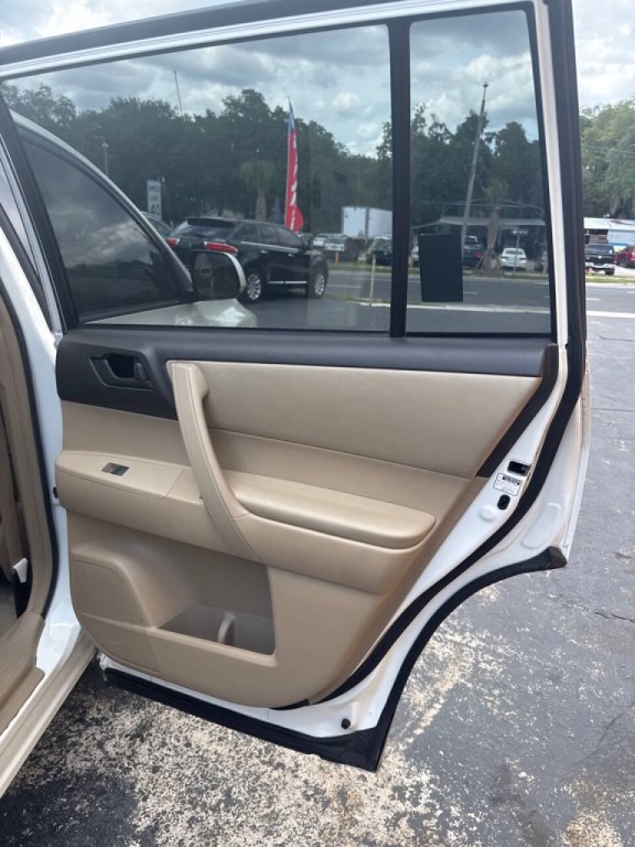 2010 Toyota Highlander Image 18