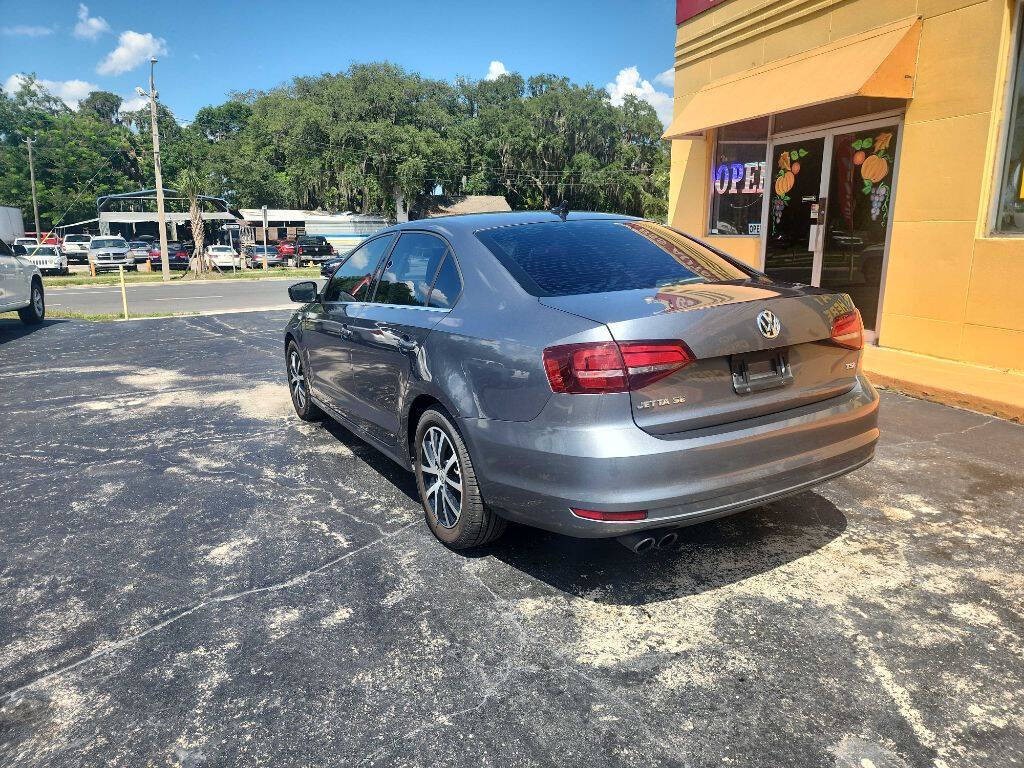 2017 Volkswagen Jetta Image 4