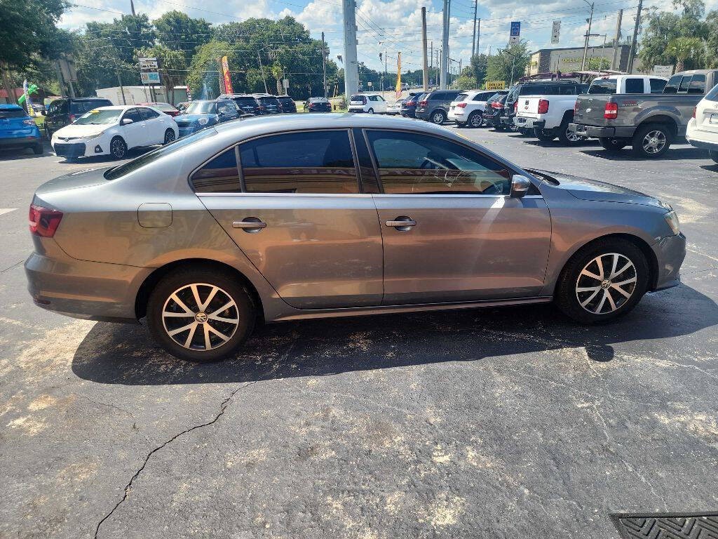 2017 Volkswagen Jetta Image 6