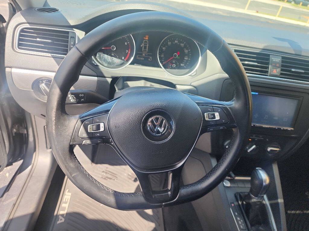 2017 Volkswagen Jetta Image 10