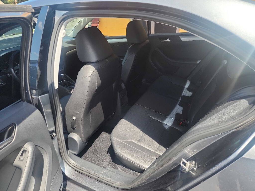 2017 Volkswagen Jetta Image 13