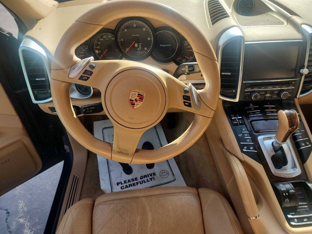 2013 Porsche Cayenne Image 9