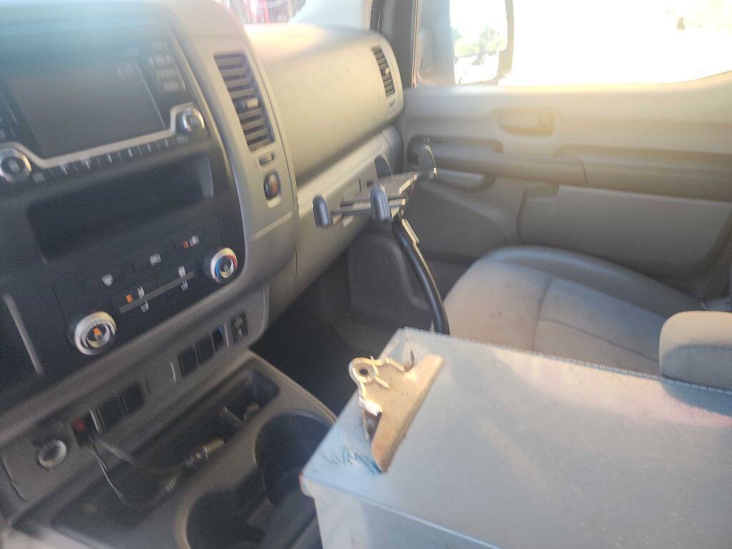 2018 Nissan NV Image 8