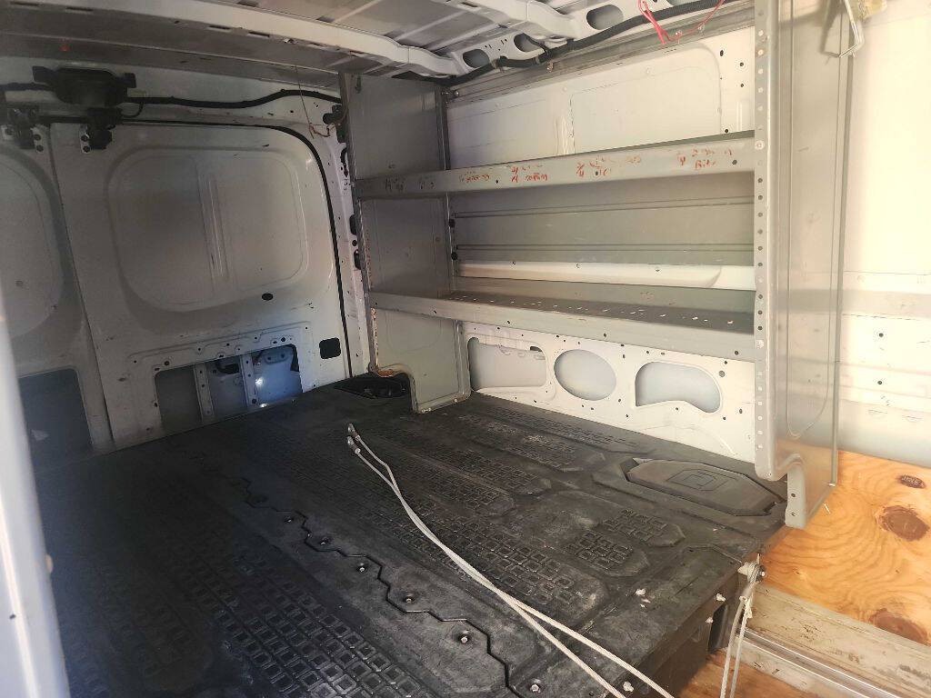 2018 Nissan NV Image 22