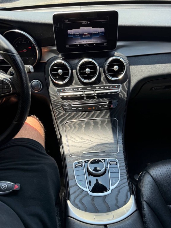 2019 Mercedes-Benz GLC-Class Image 9