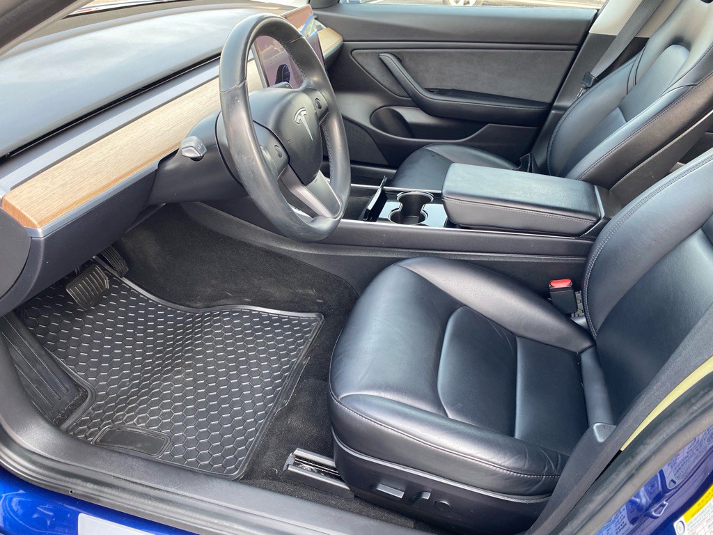2018 Tesla Model 3 Image 9
