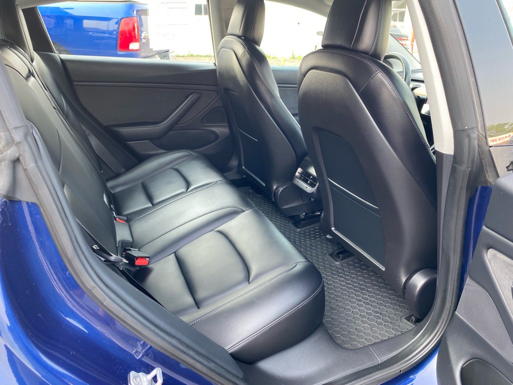 2018 Tesla Model 3 Image 10