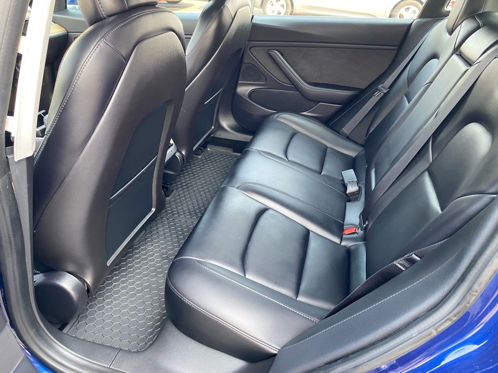 2018 Tesla Model 3 Image 11