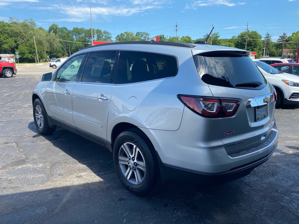 2017 Chevrolet Traverse Image 3
