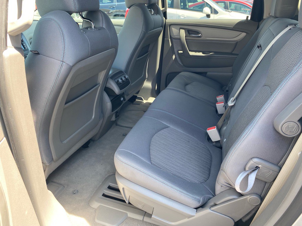 2017 Chevrolet Traverse Image 11