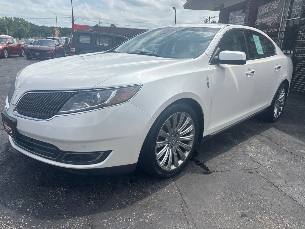 2014 Lincoln MKS Image 2