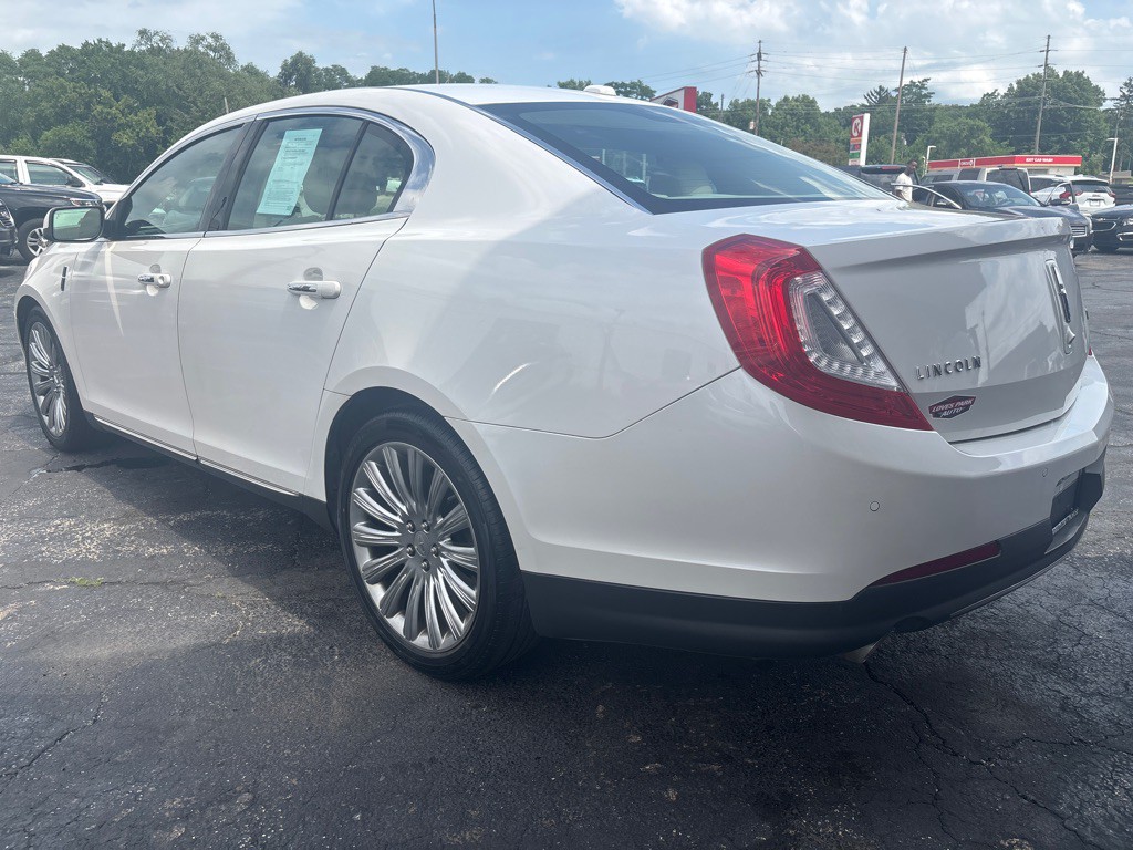2014 Lincoln MKS Image 3
