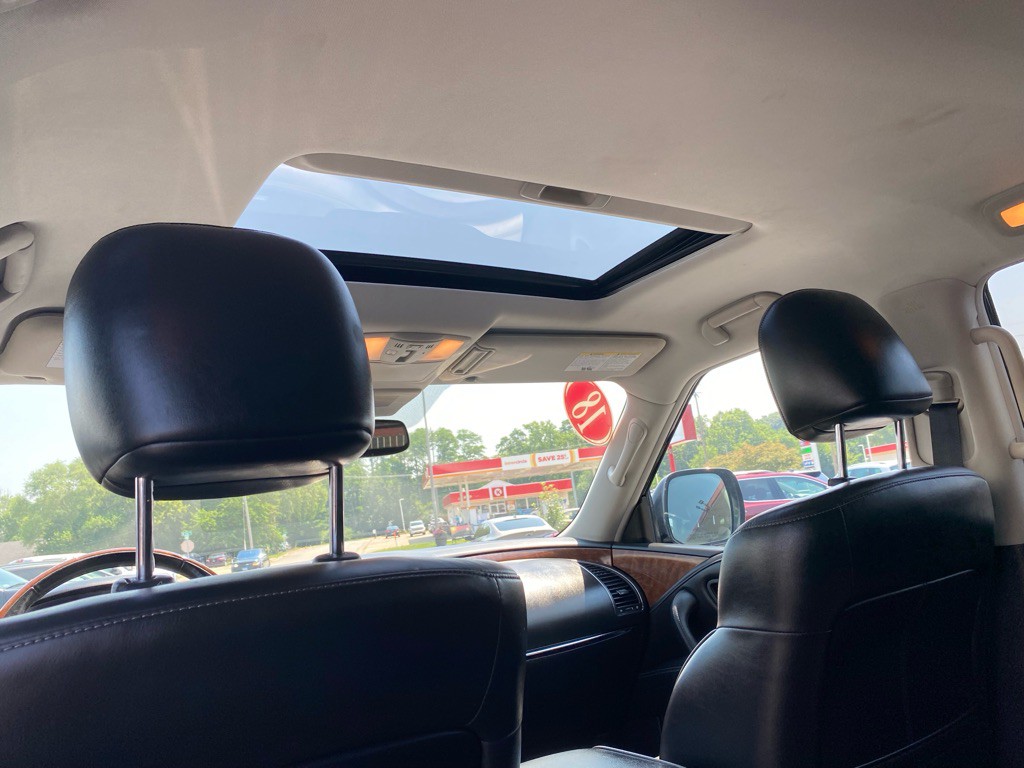 2018 INFINITI QX80 Image 8