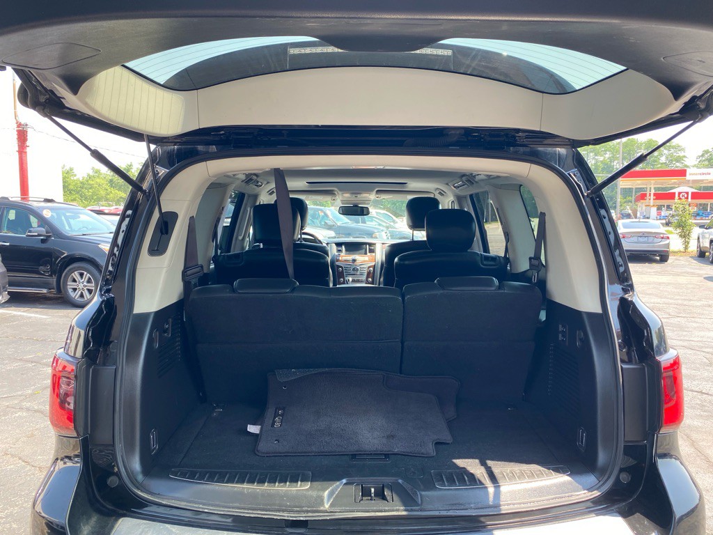 2018 INFINITI QX80 Image 12