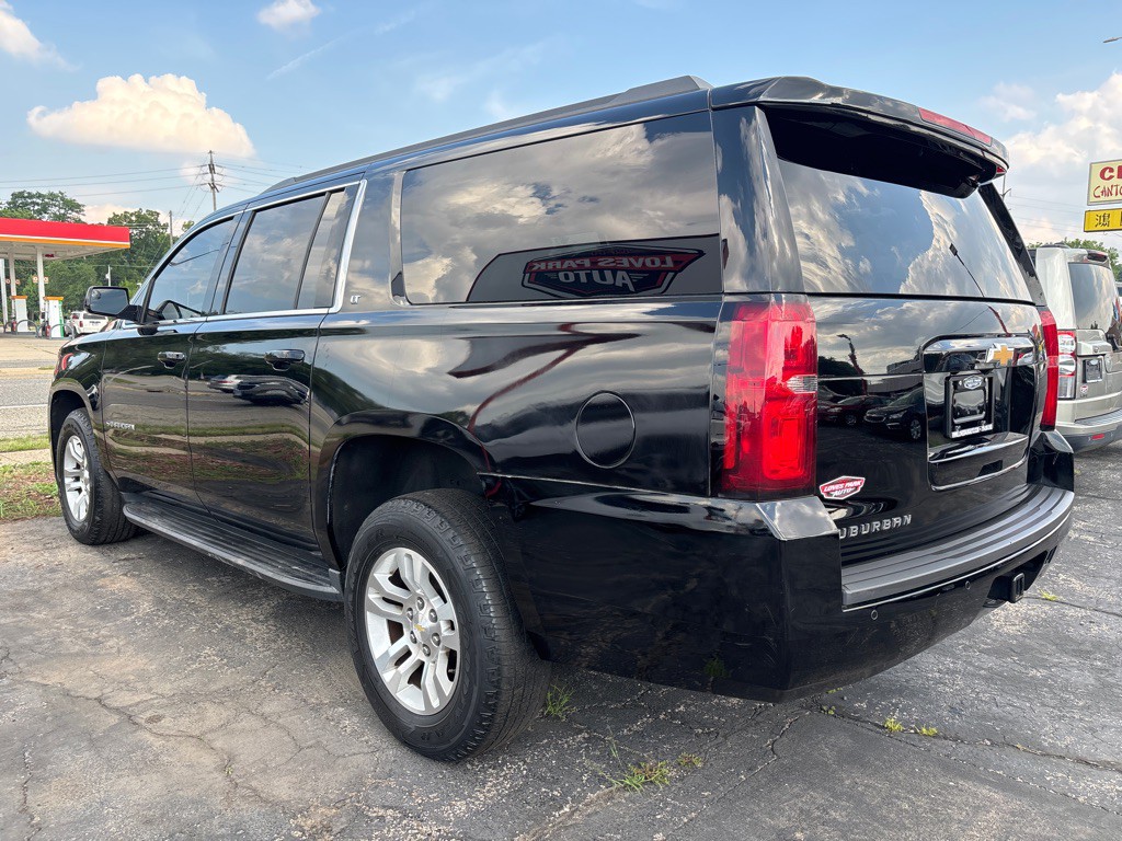 2018 Chevrolet Suburban Image 4