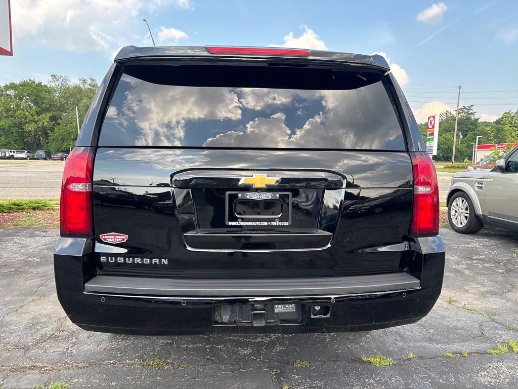 2018 Chevrolet Suburban Image 5