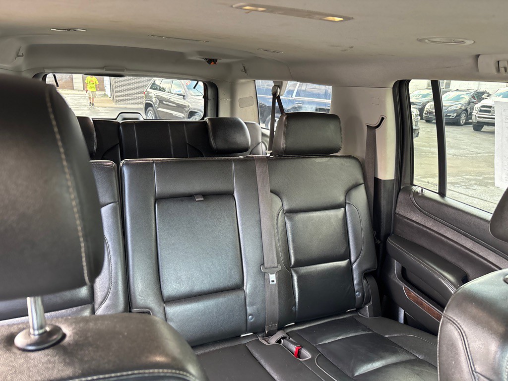 2018 Chevrolet Suburban Image 11