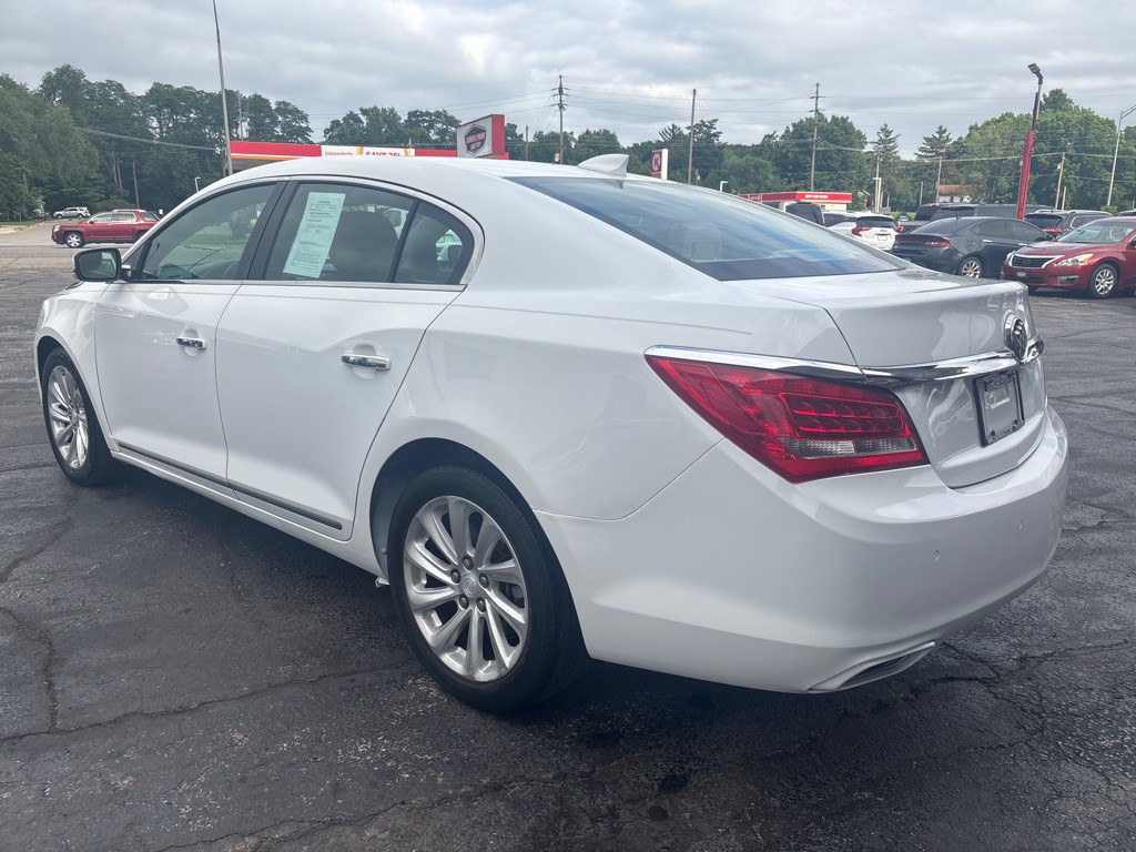 2015 Buick Lacrosse Image 3