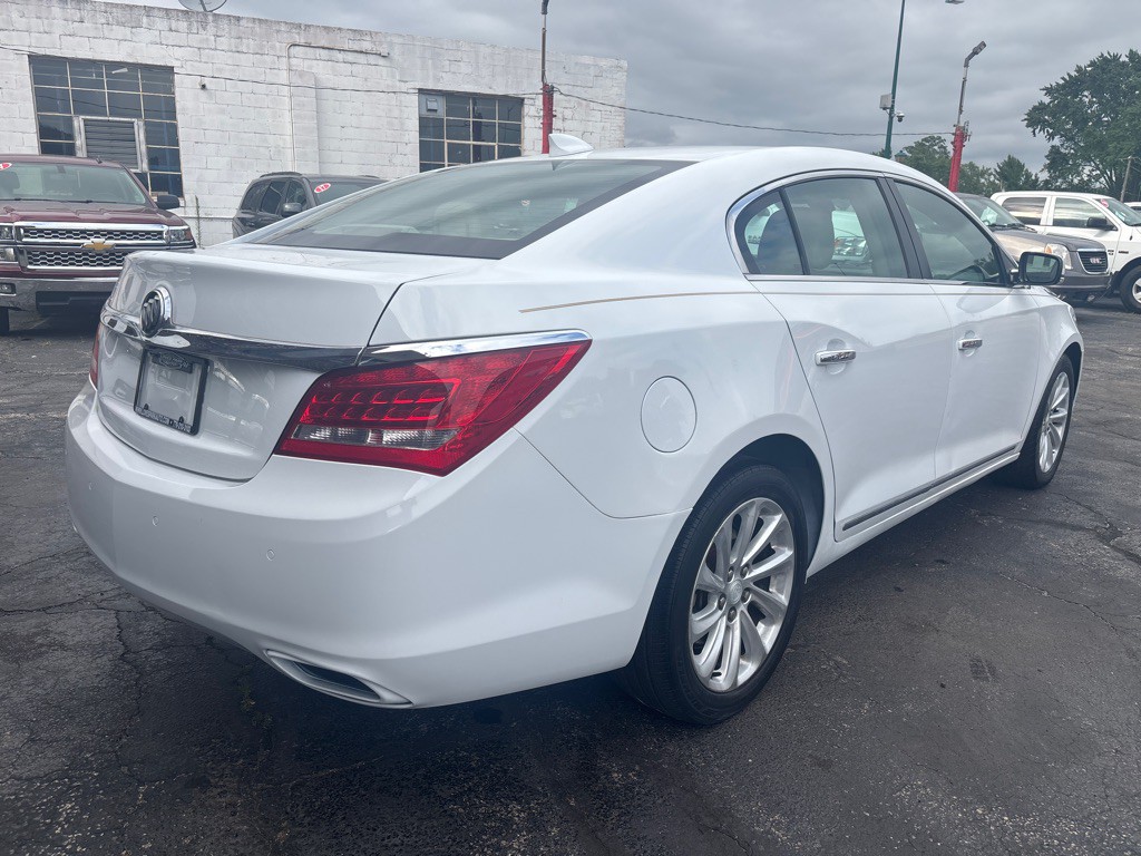 2015 Buick Lacrosse Image 4