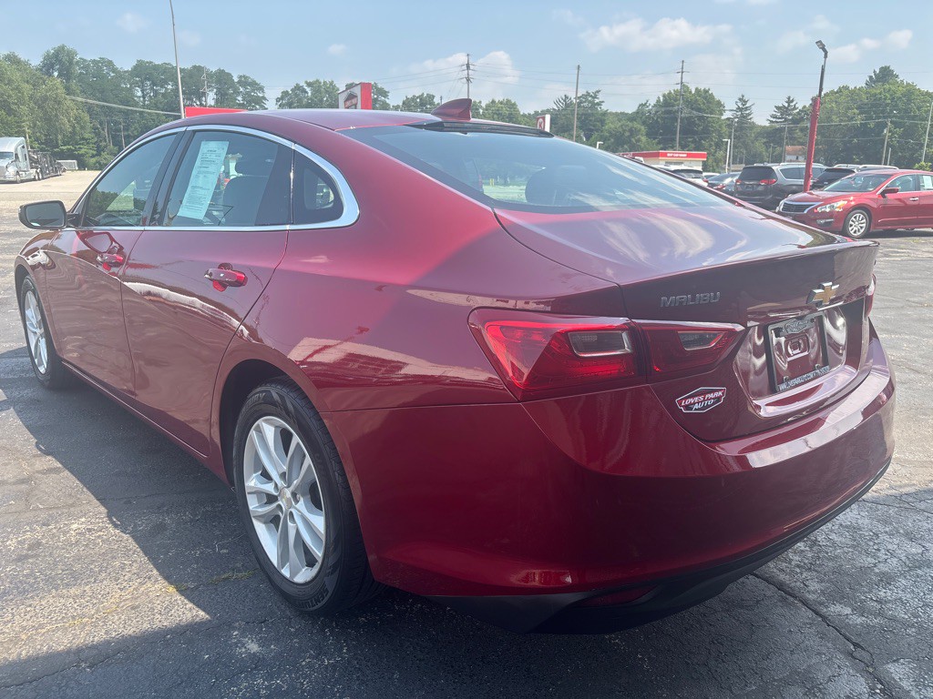 2018 Chevrolet Malibu Image 3