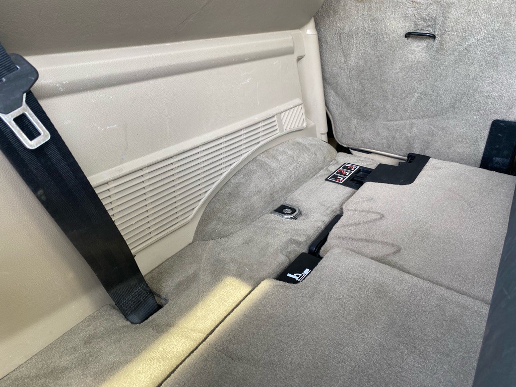 2015 Land Rover LR4 Image 14