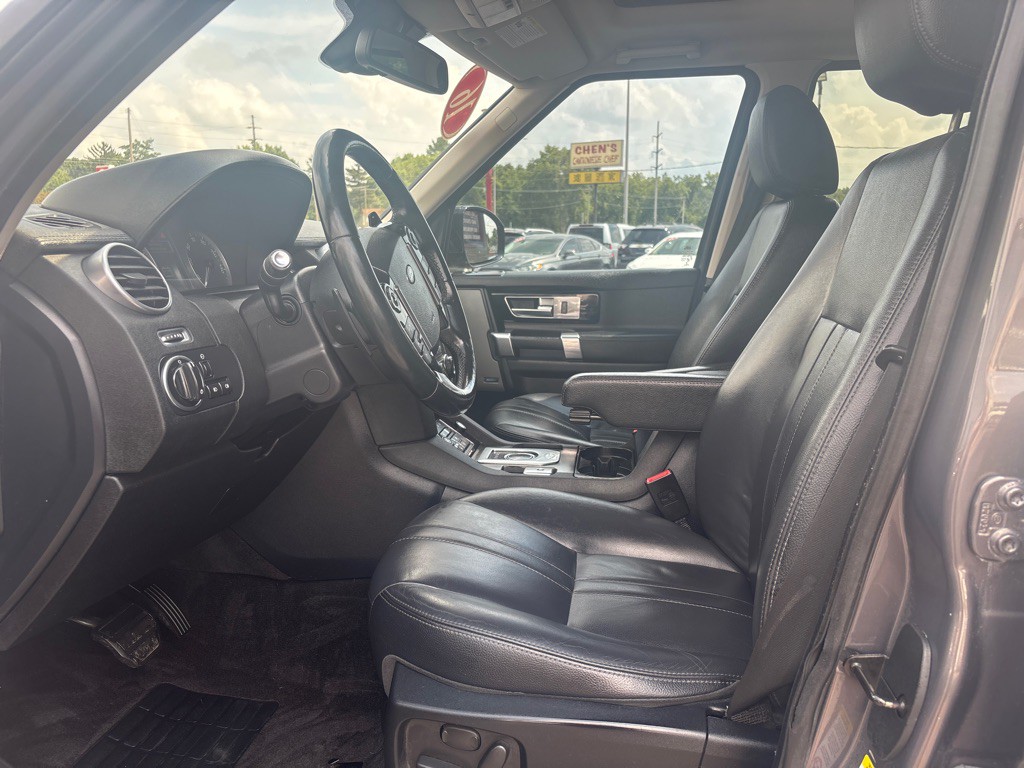 2016 Land Rover LR4 Image 5