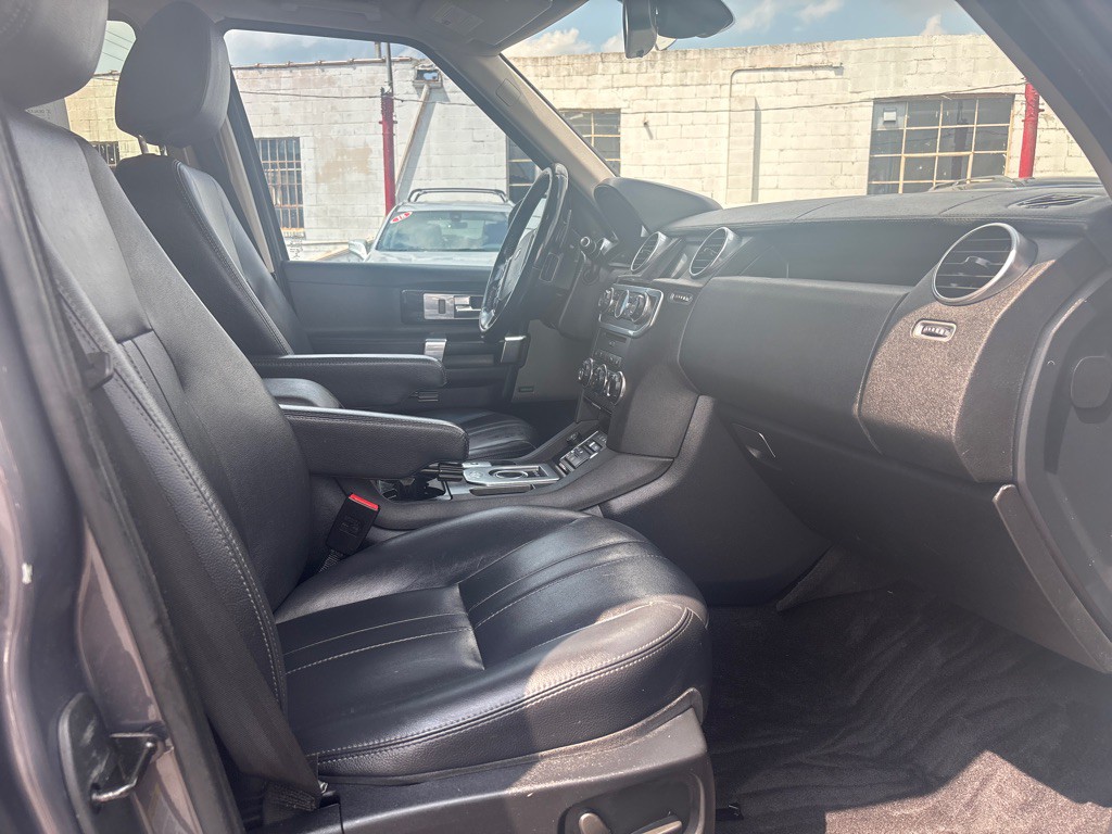 2016 Land Rover LR4 Image 7