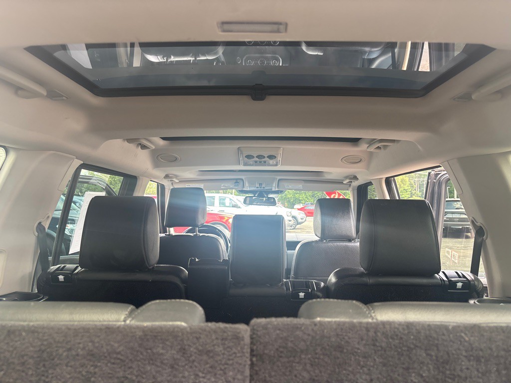 2016 Land Rover LR4 Image 12