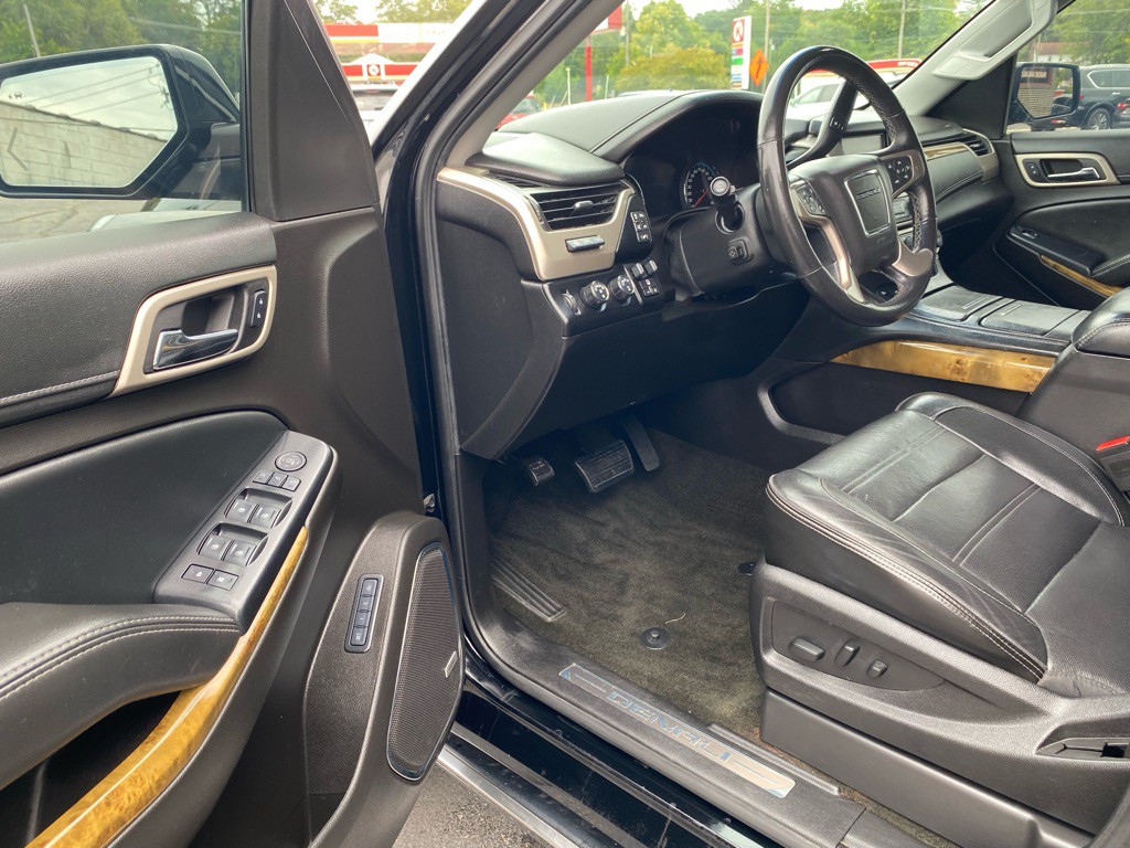 2017 GMC Yukon Image 9