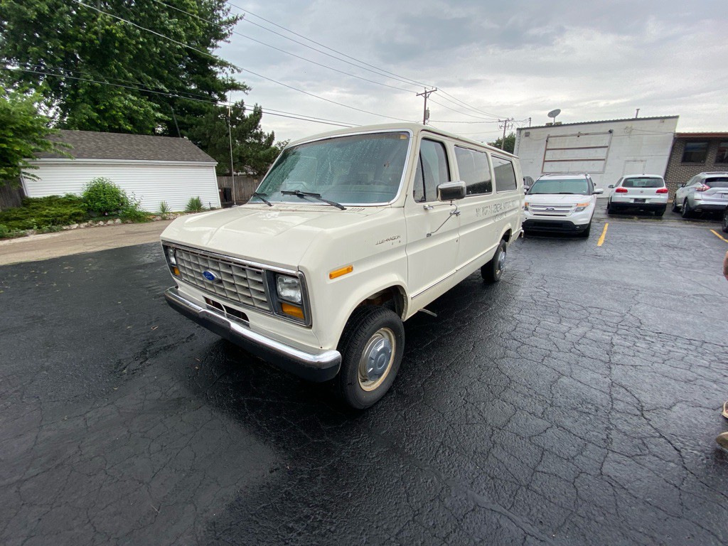 1989 Ford Econoline Image 1