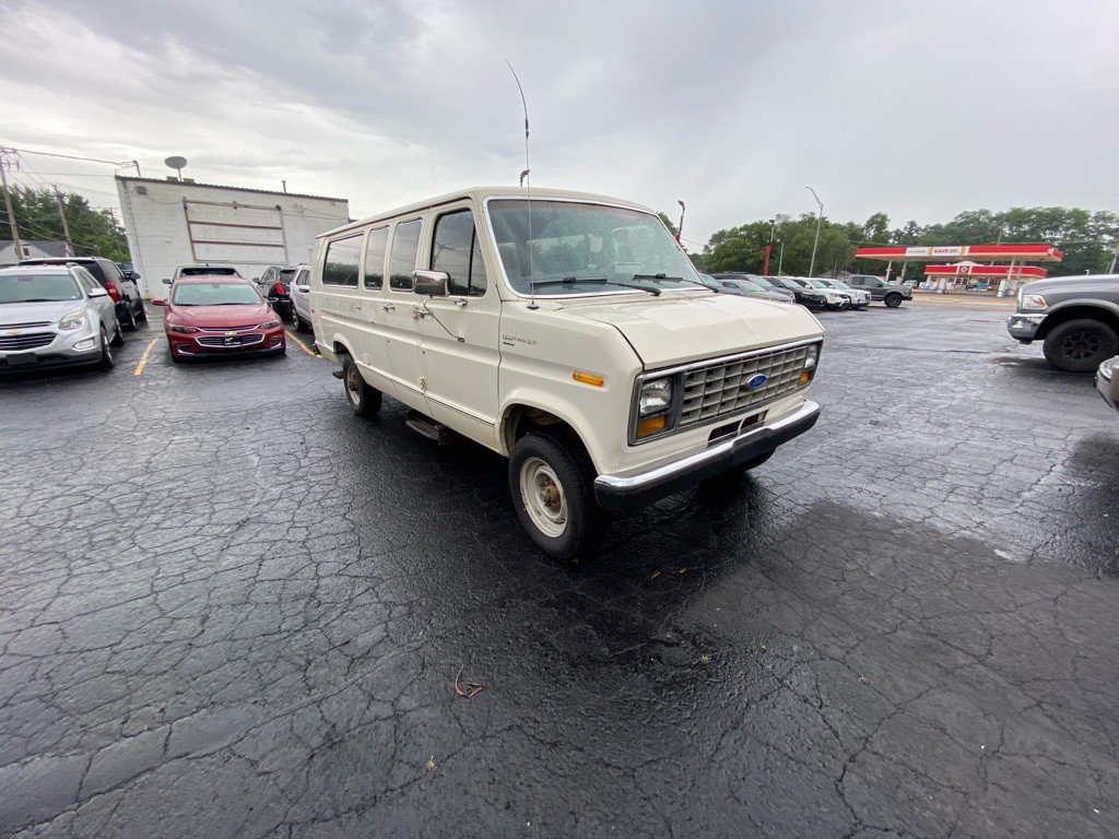 1989 Ford Econoline Image 2