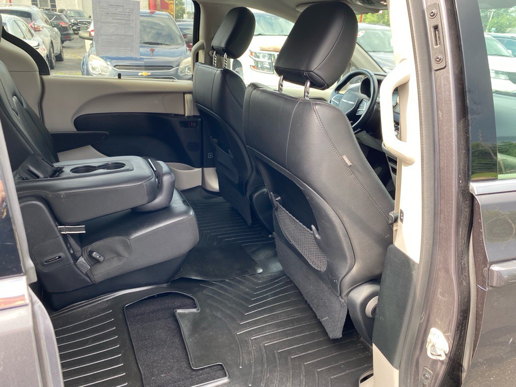 2018 Chrysler Pacifica Image 11