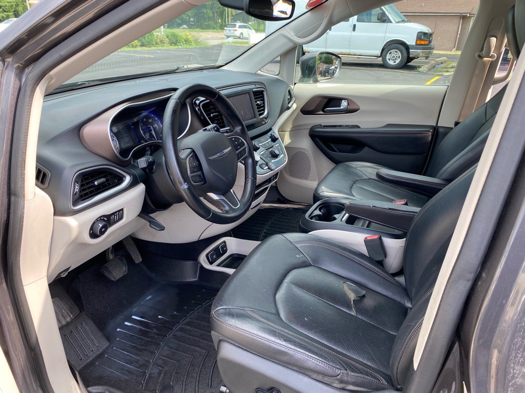 2018 Chrysler Pacifica Image 12