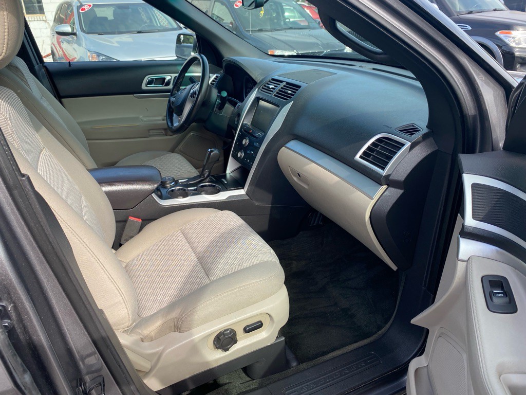 2014 Ford Explorer Image 10