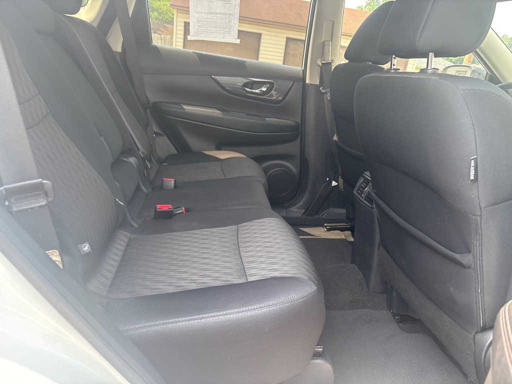 2018 Nissan Rogue Image 8