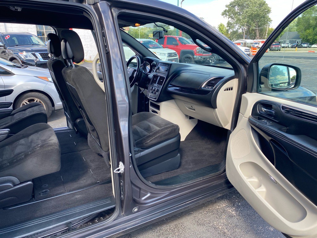 2016 Dodge Grand Caravan Image 4