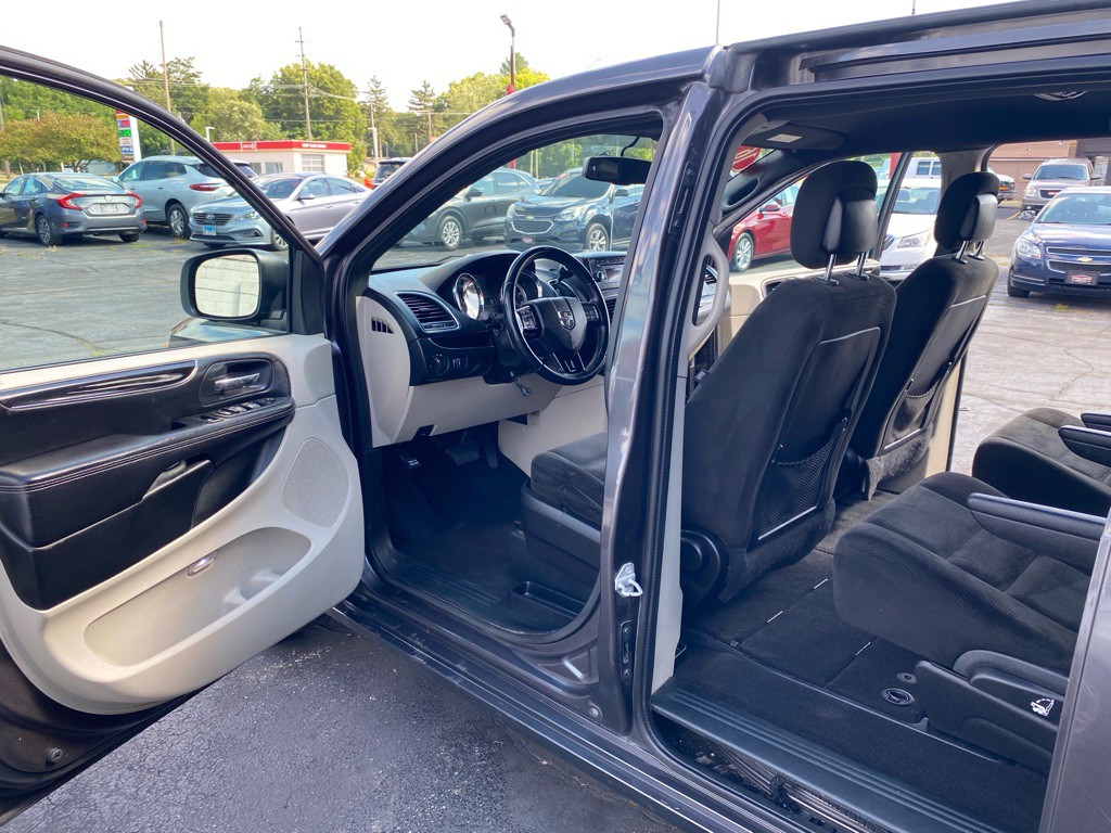2016 Dodge Grand Caravan Image 5
