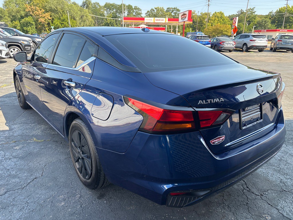2020 Nissan Altima Image 3