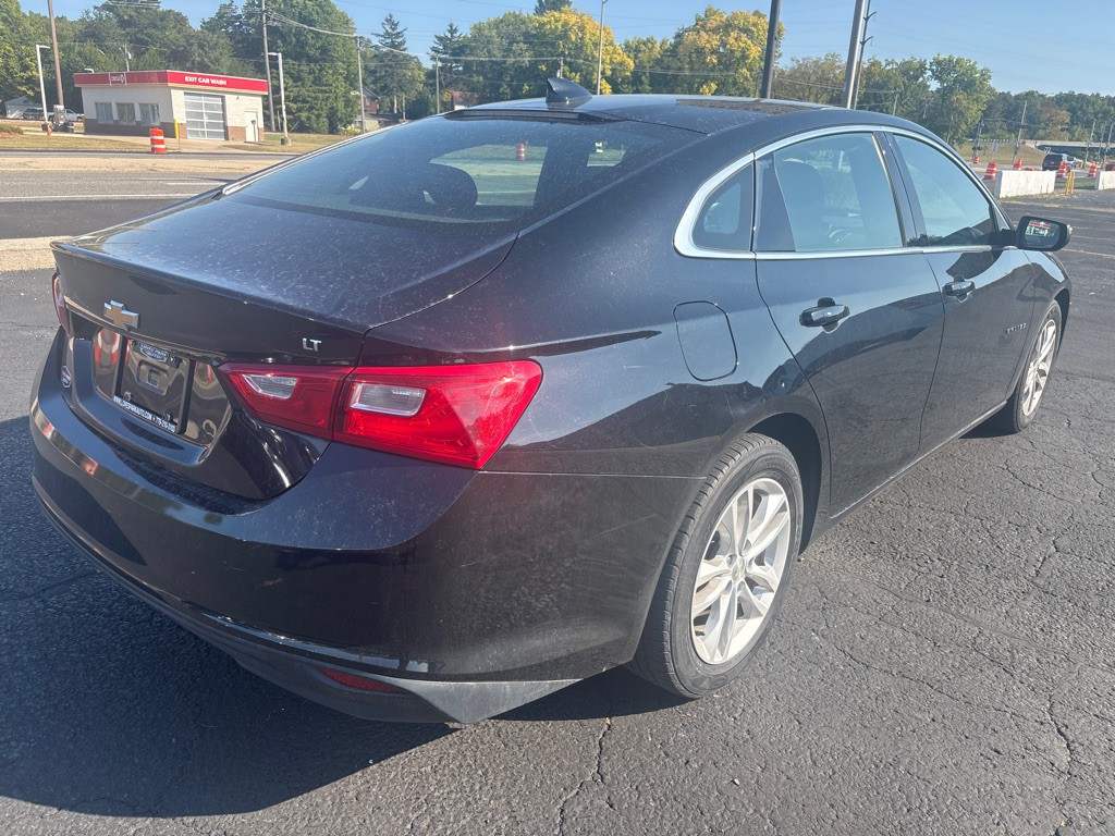 2016 Chevrolet Malibu Image 4