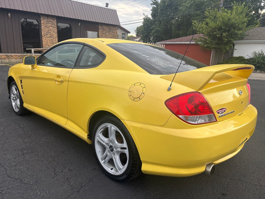 2005 Hyundai Tiburon Image 3