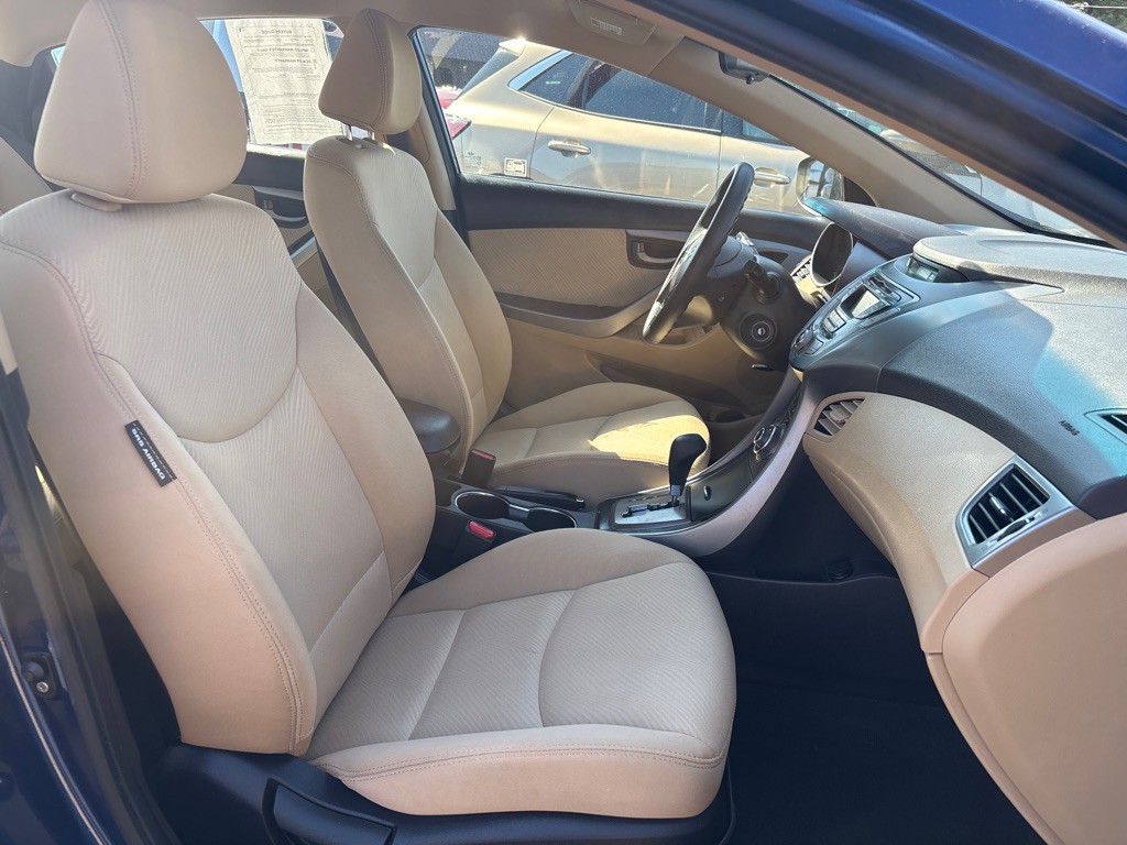 2013 Hyundai Elantra Image 7