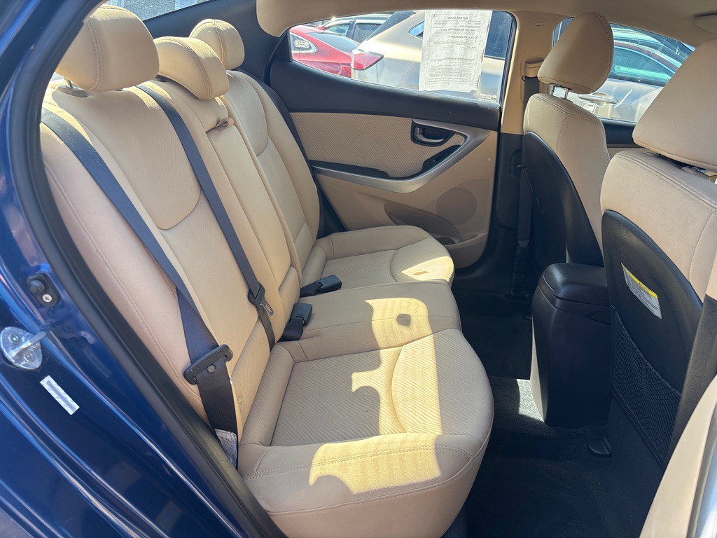 2013 Hyundai Elantra Image 8